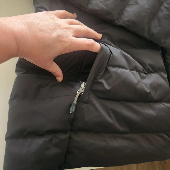 Women's Black Puffer Jacket - Picture 4 of 11